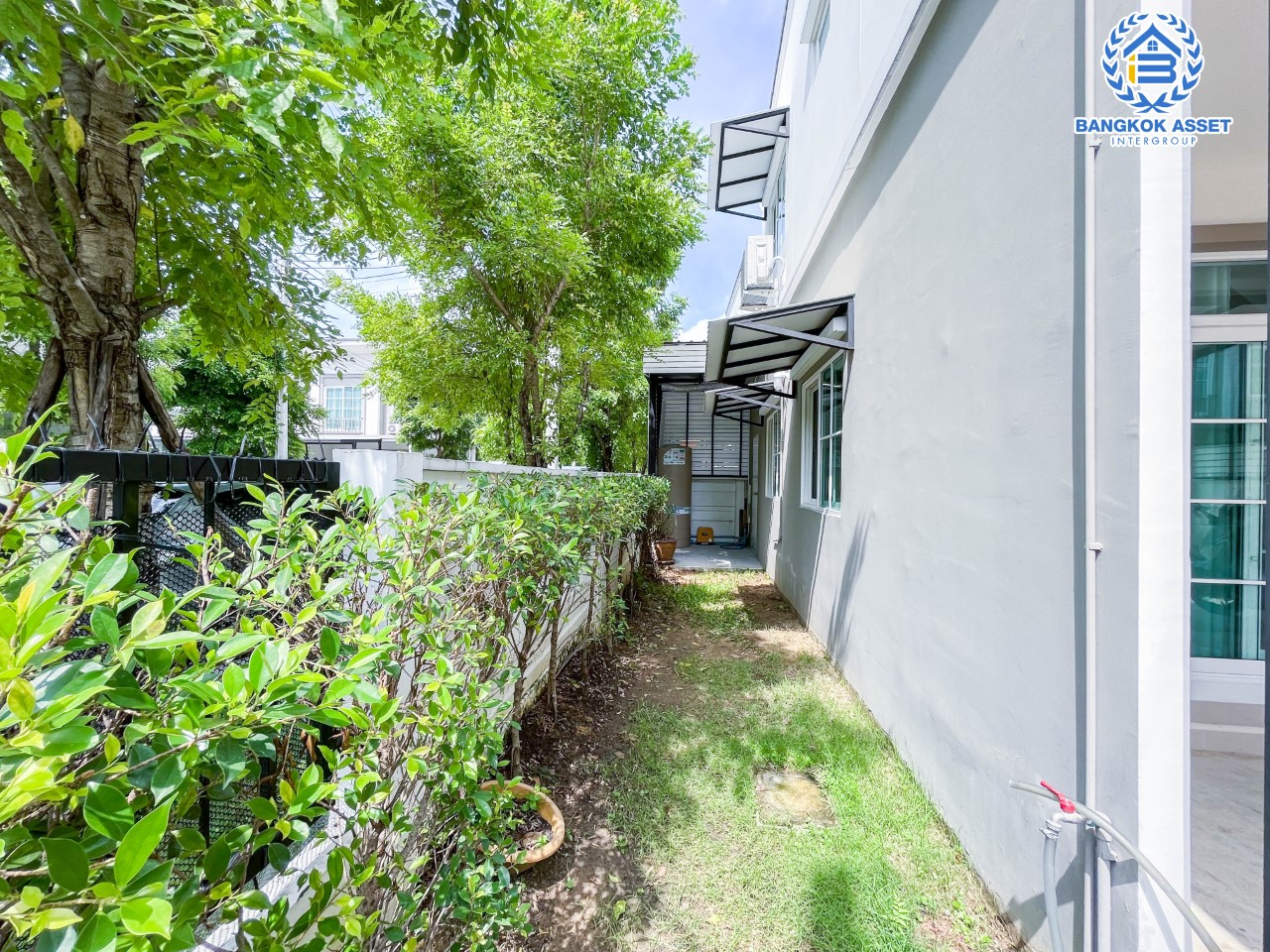 ทาวน์เฮ้าส์มือสองย่านนนทบุรี ม.กัสโต้ ราชพฤกษ์-พระราม5 บนเนื้อที่ 24.3 ตร.ว. ฟังก์ชัน 3 ห้องนอน 2 ห้องน้ำ 2 ที่จอดรถ บนทำเลยอดเยี่ยม เพียงไม่ถึง 15 นาทีก็ถึงรถไฟฟ้าสายสีม่วง "สถานีแยกติวานนท์" ใกล้เซ็นทรัล รัตนาธิเบศร์ และทางด่วน "ศรีรัช"...